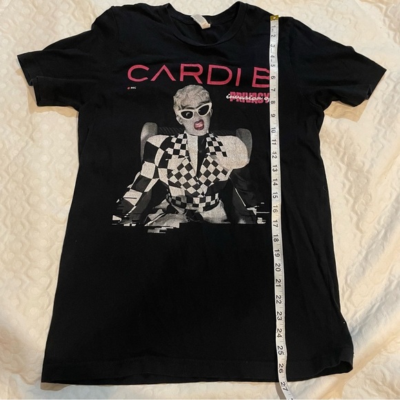 Cardi B Invasion of Privacy Tour T-Shirt Women’s Medium 2019 Black Dates on Back - Picture 9 of 9
